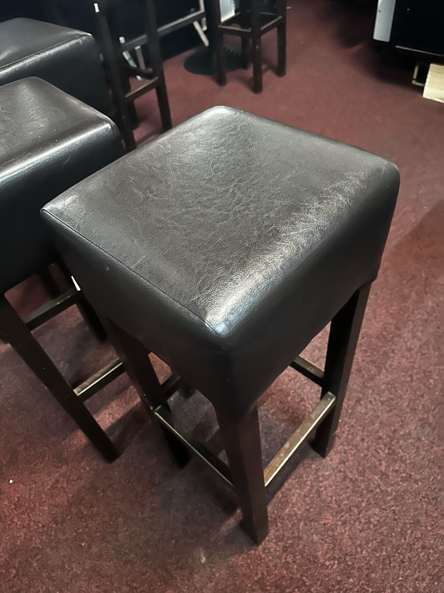 Tabourets: 4 Barhocker Kunstleder Braun – D'occasion à Kloten par Itrade 2