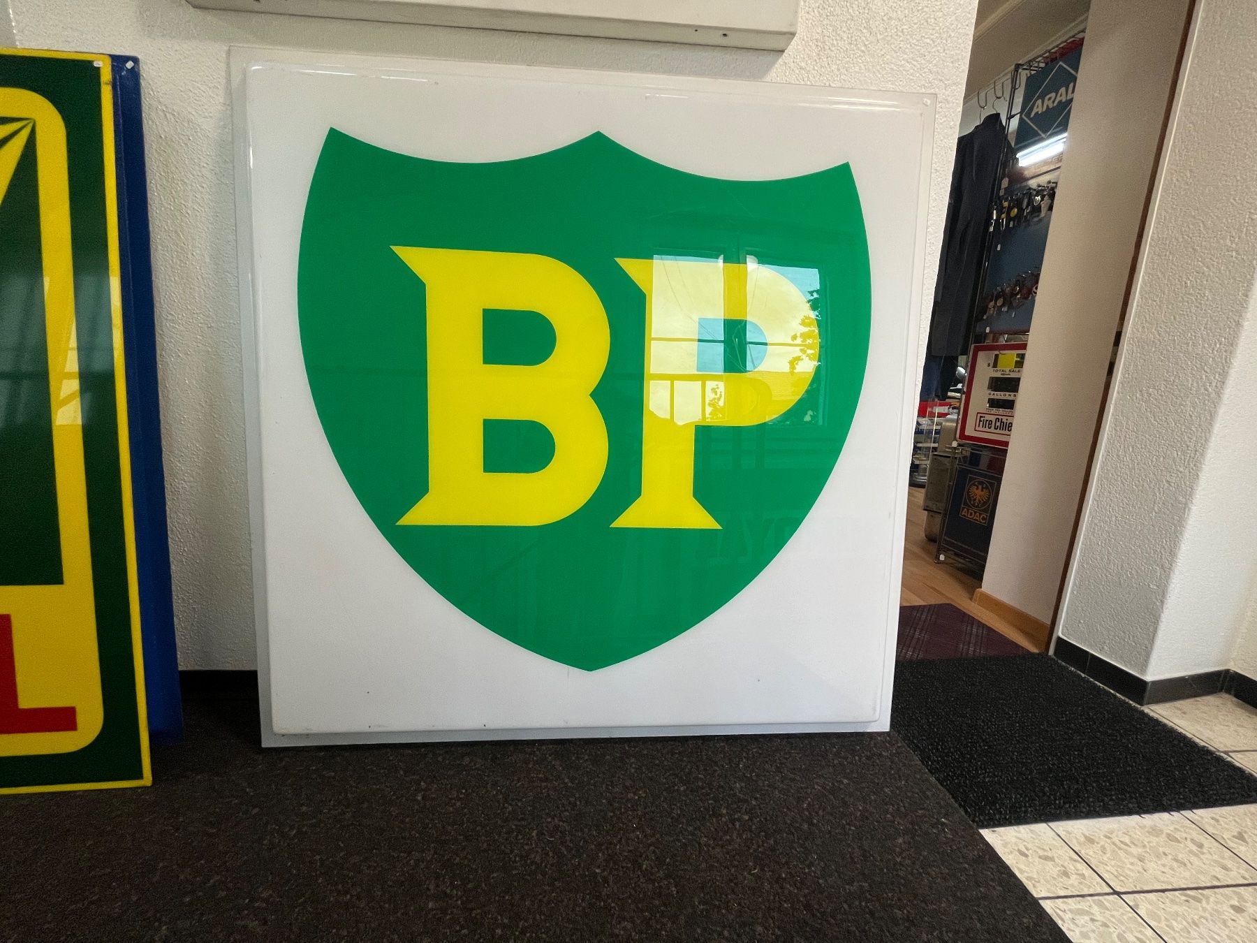 Insegne: BP - Leuchtreklame-Schild – Usato da Erlinsbach venduto da Stu-ff 1