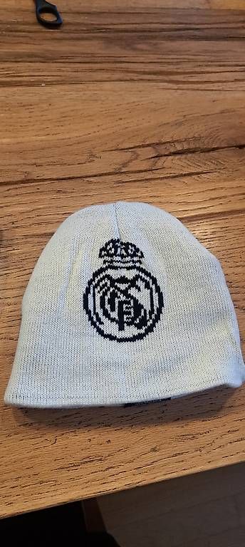 Kindertaschen: Kinder-Mini-Rucksack und Mütze Real Madrid – Gebraucht aus Brunnen von Rodge 1