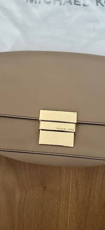 Taschen für Damen: Michael Kors Clutch – Gebraucht aus Kaiseraugst von asl_c2pj 1