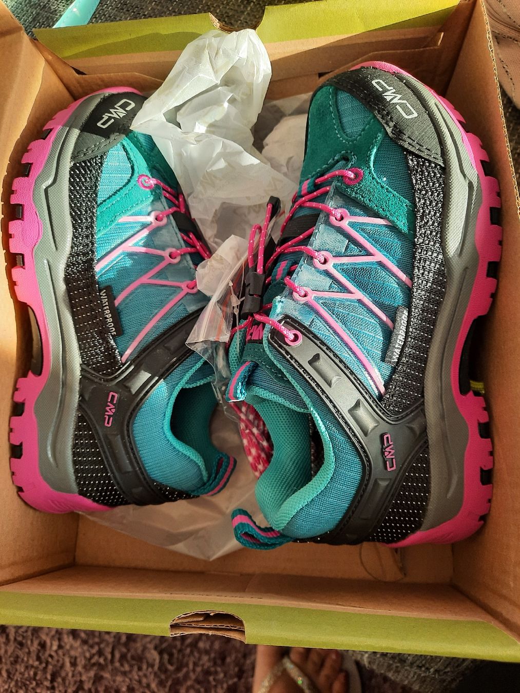 CMP Scarpe per ragazze: Trekking schuhe Gr30 (neu) – Nuovo e nell'imballaggio originale da Galgenen venduto da Bel_CH 1