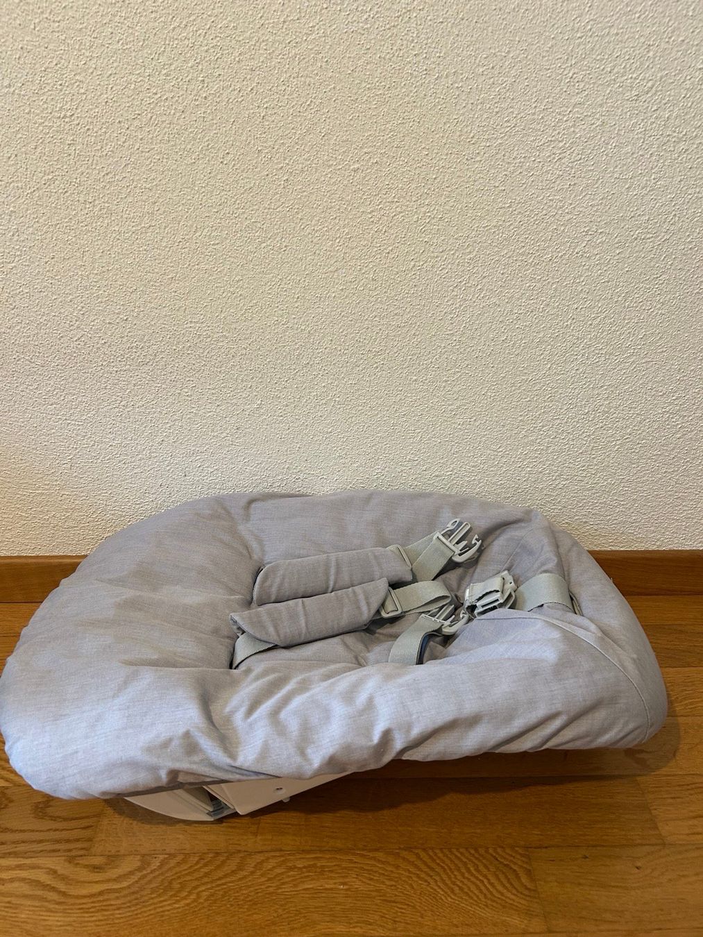 Stokke Seggioloni: STOKKE Tripp Trapp Newborn Set grau – Usato da Oberengstringen venduto da Bechi
