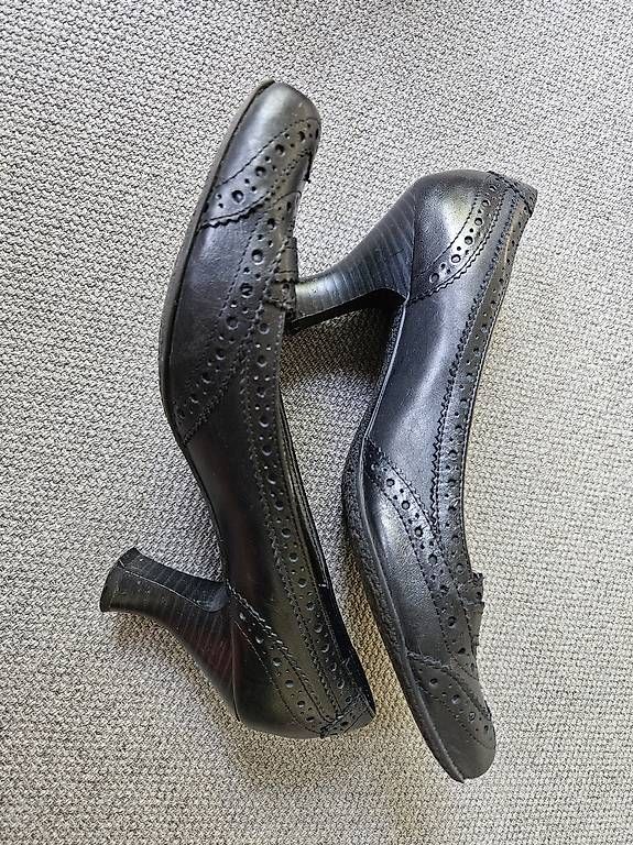 Damenschuhe: Damenschuhe Leder Grösse 37 – Gebraucht aus Herrenschwanden von marcavi 1