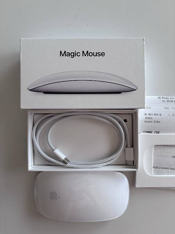 Souris: Apple  Magic Mouse – Neuf avec emballage d'origine à Chavornay par StVanessaCH 2