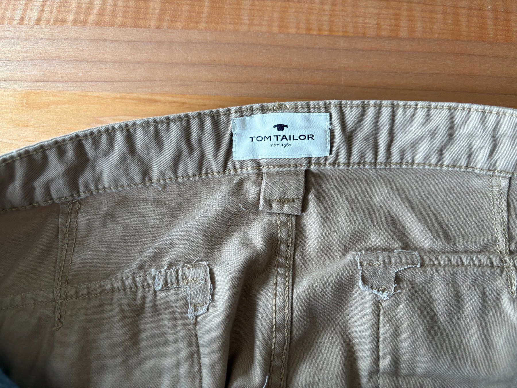 Tom Tailor Hosen: Tom Tailor Cargo Shorts Beige - Grösse 32 - NEUWERTIG – Gebraucht aus Muri AG von as.secondary 2