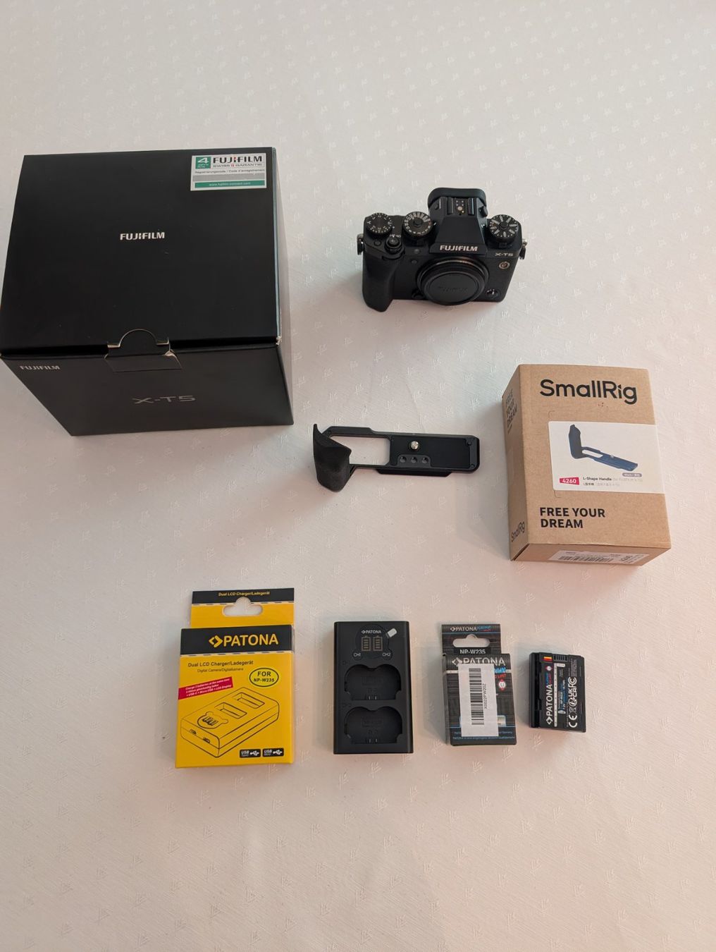 Fujifilm Fotocamera: Fujifilm X-T5 – Usato da La Croix-de-Rozon venduto da deauriant