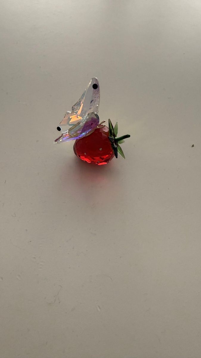 Swarovski Figuren: Swarovski Erdbeere mi Schmetterling – Neu (gemäss Beschreibung) aus Hölstein von ger_2qvx 2