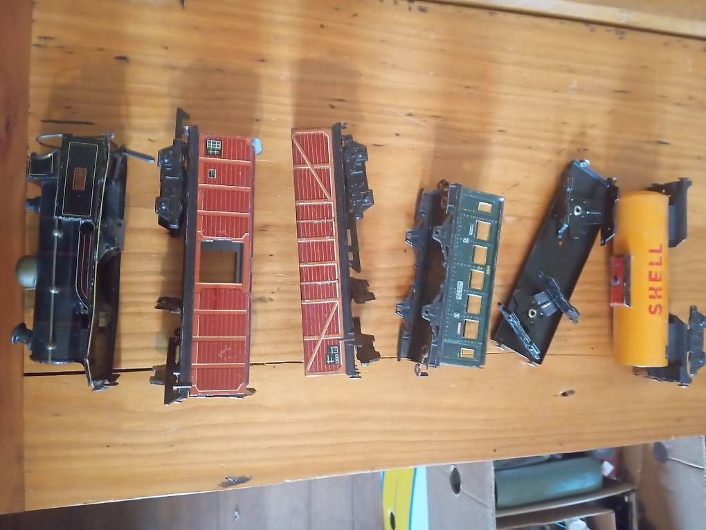 Modelleisenbahnen: Konvolut Eisenbahn Wagen/ Schrottplatz – Gebraucht aus Basel von Petergunn
