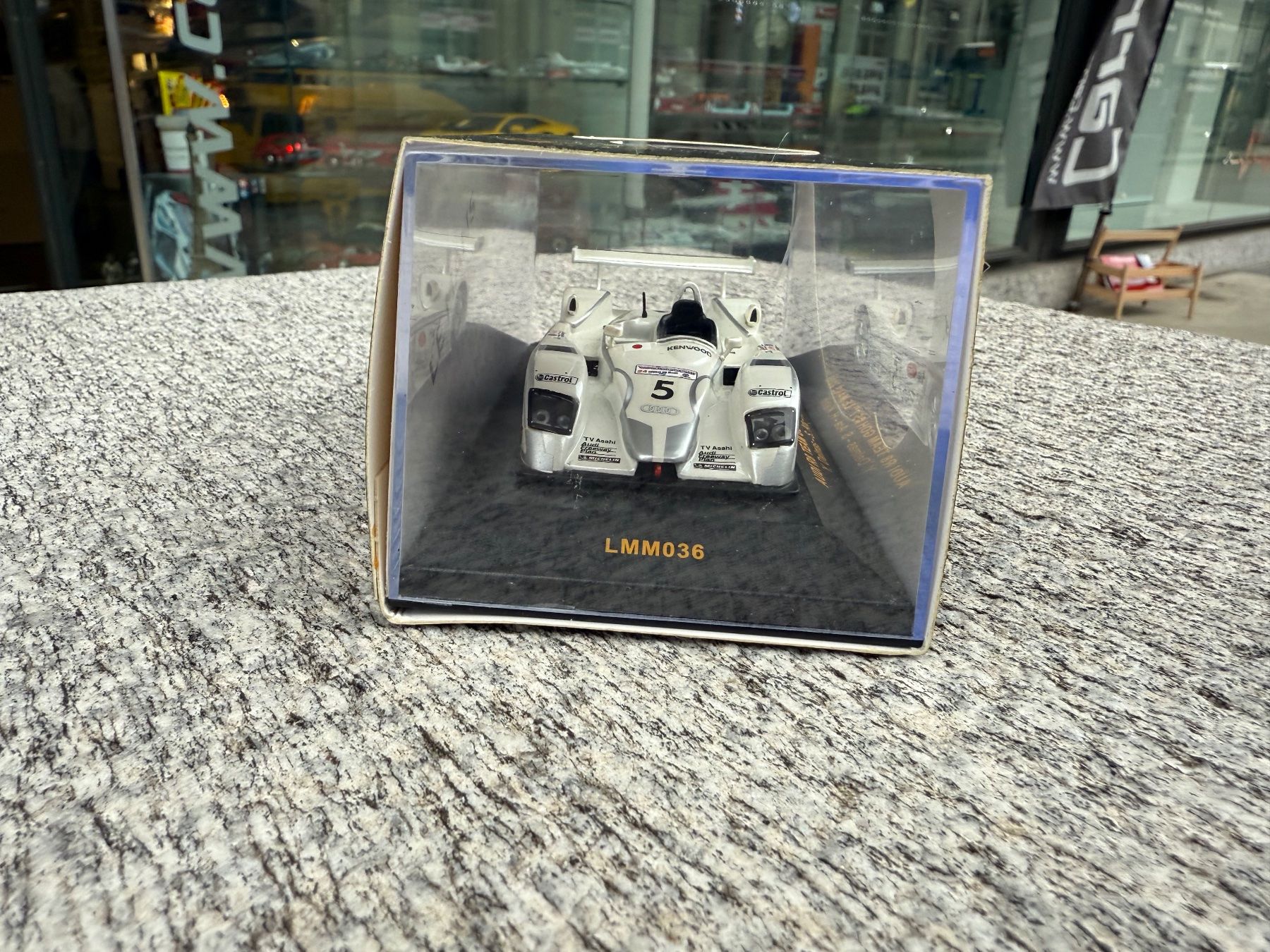 IXO Modellautos: IXO 1:43 Audi R8 Le Mans 2002 LMM036 – Gebraucht aus Chiasso von Carrara-Modellismo 3