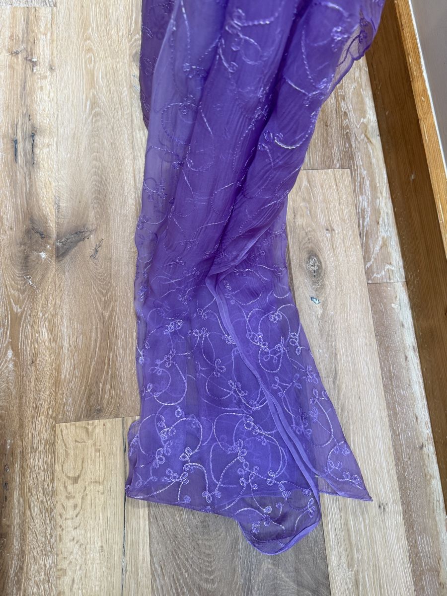 Foulard & Sciarpe: Pretty lilac embroidered throw – Usato da Grund b. Gstaad venduto da PlageNeigeplus 1