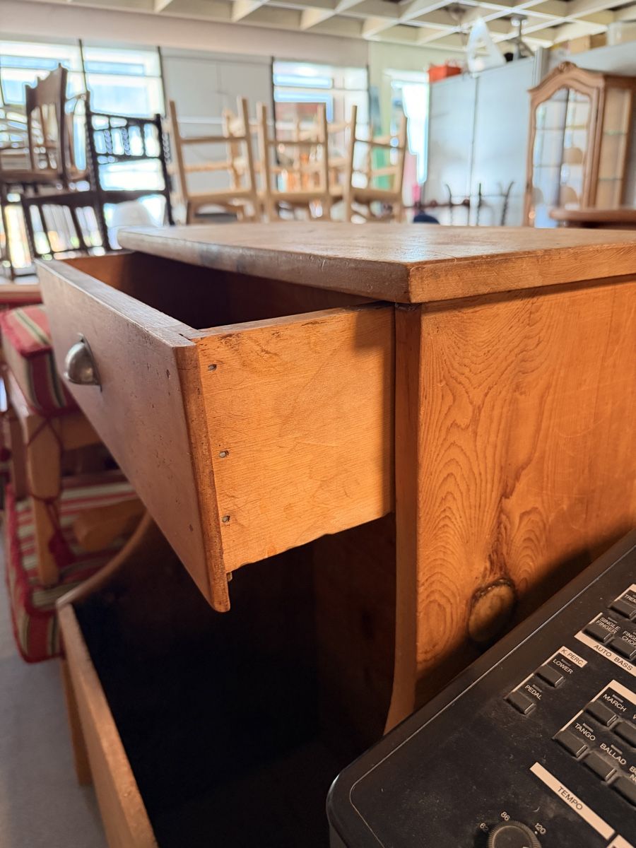 Articoli in legno: Huche à bois ancienne  – Usato da St-Maurice venduto da antikdestok 3