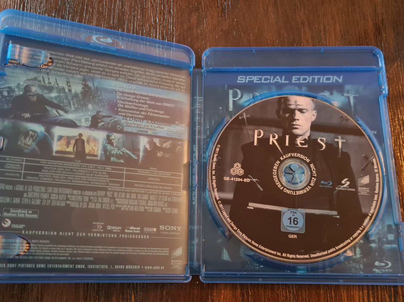 Tutti i DVDs: Priest Special Edition (H) – Nuovo (secondo la descrizione) da Oberkirch LU venduto da ThE_CoLLecTor666 2