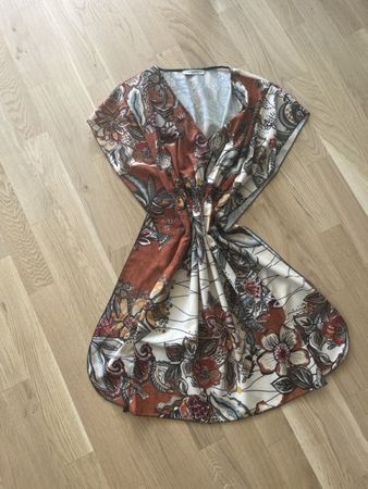 Tunika mit Blumenmuster Grösse L 