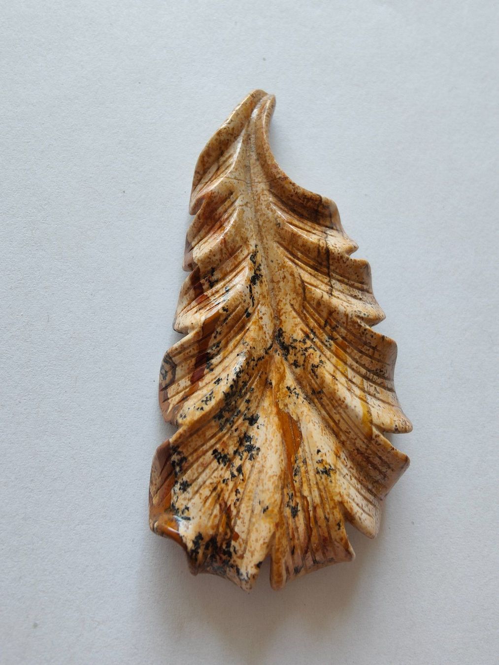Pietre preziose: Blatt aus Landschaftsjaspis – Nuovo e nell'imballaggio originale da Rümlang venduto da 21f 4