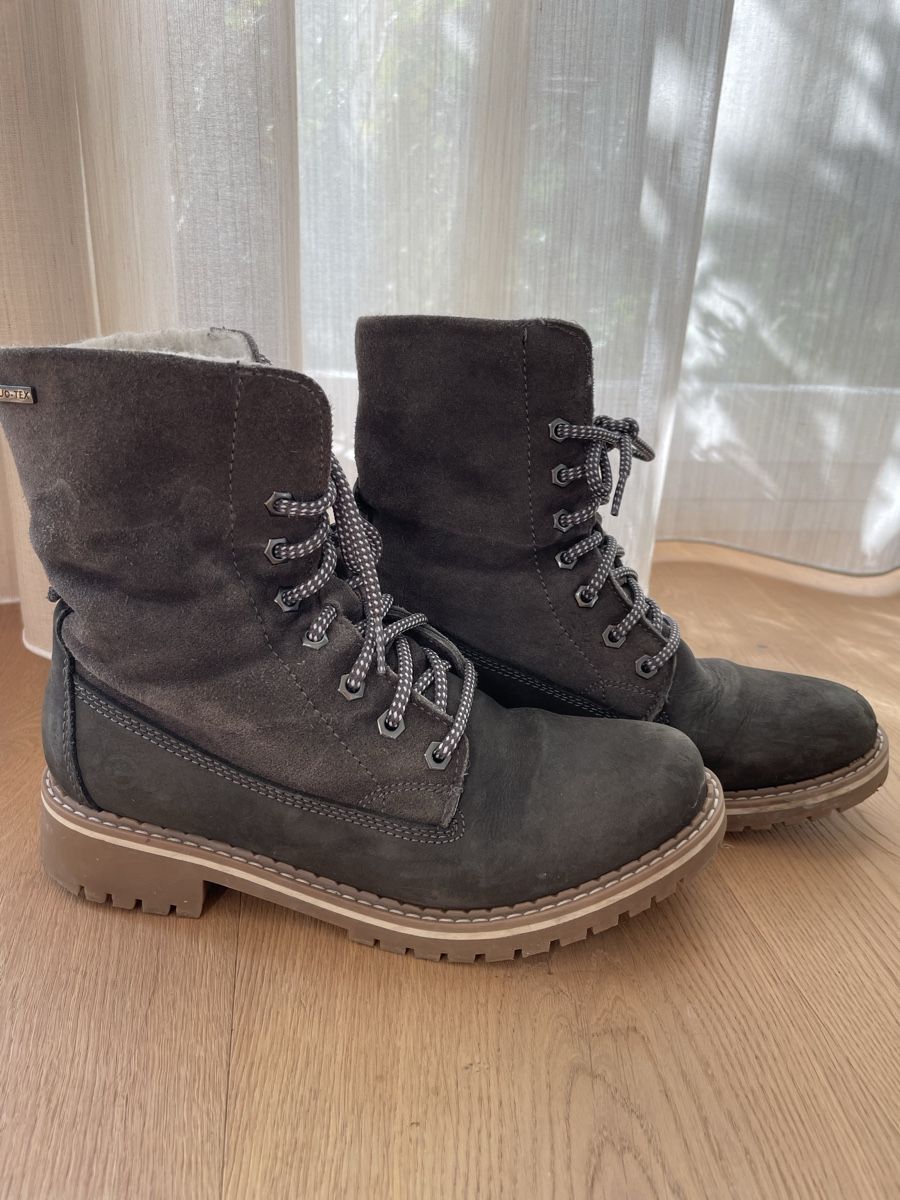 Tamaris Damenschuhe: Tamaris Winterboots – Gebraucht aus Münchenbuchsee von Cideri