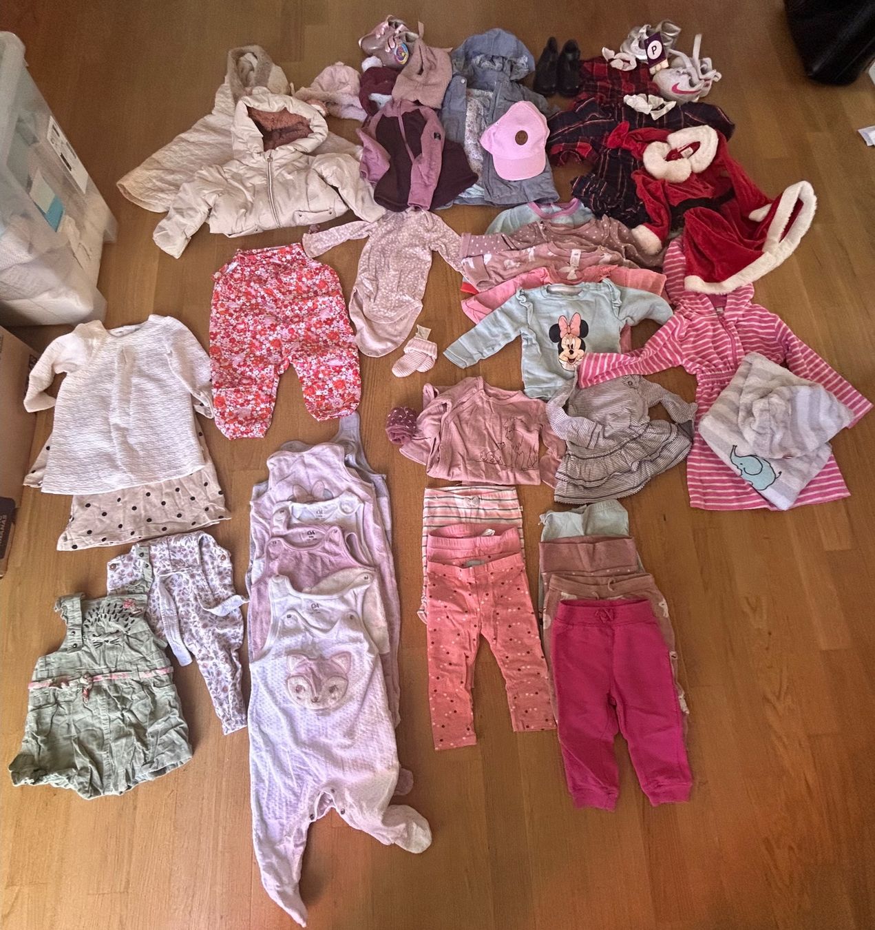 Lotti & Set di vestiti: Mädchen Kleidung 74-80 – Usato da Zürich venduto da Jess-Steff