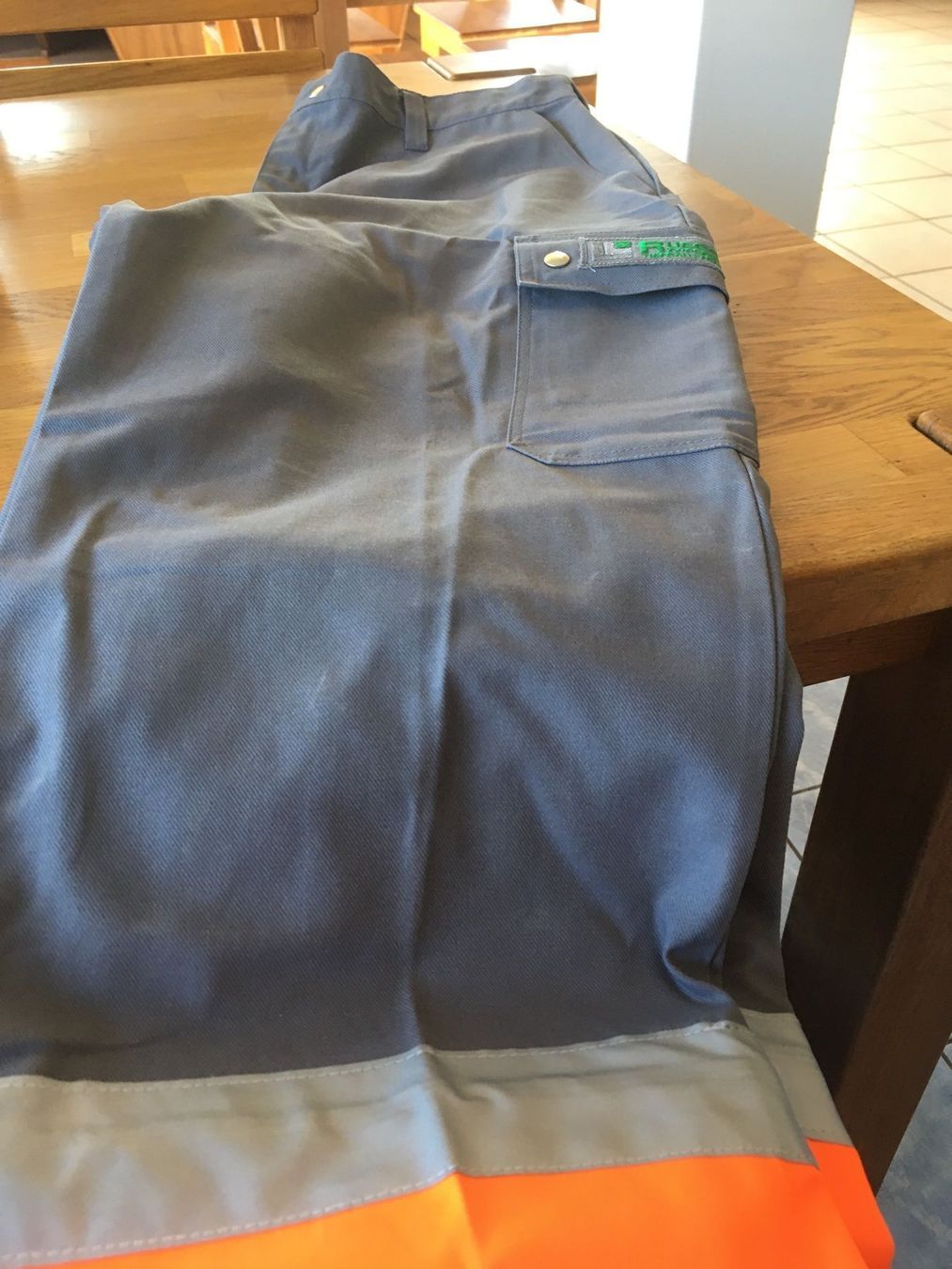 Pantaloni: Arbeitskleidung Hose lang Gr.52 – Usato da Bettwiesen venduto da Zustand57 1