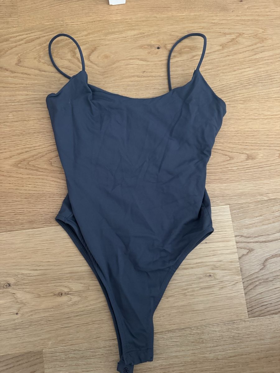 Zara Tops: Zara Body blau – D'occasion à Solothurn par jgu_xfz2