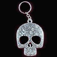 ☠️🔥Massiver Skull-Schlüsselanhänger–Rockiger Eyecatcher☠️🔑