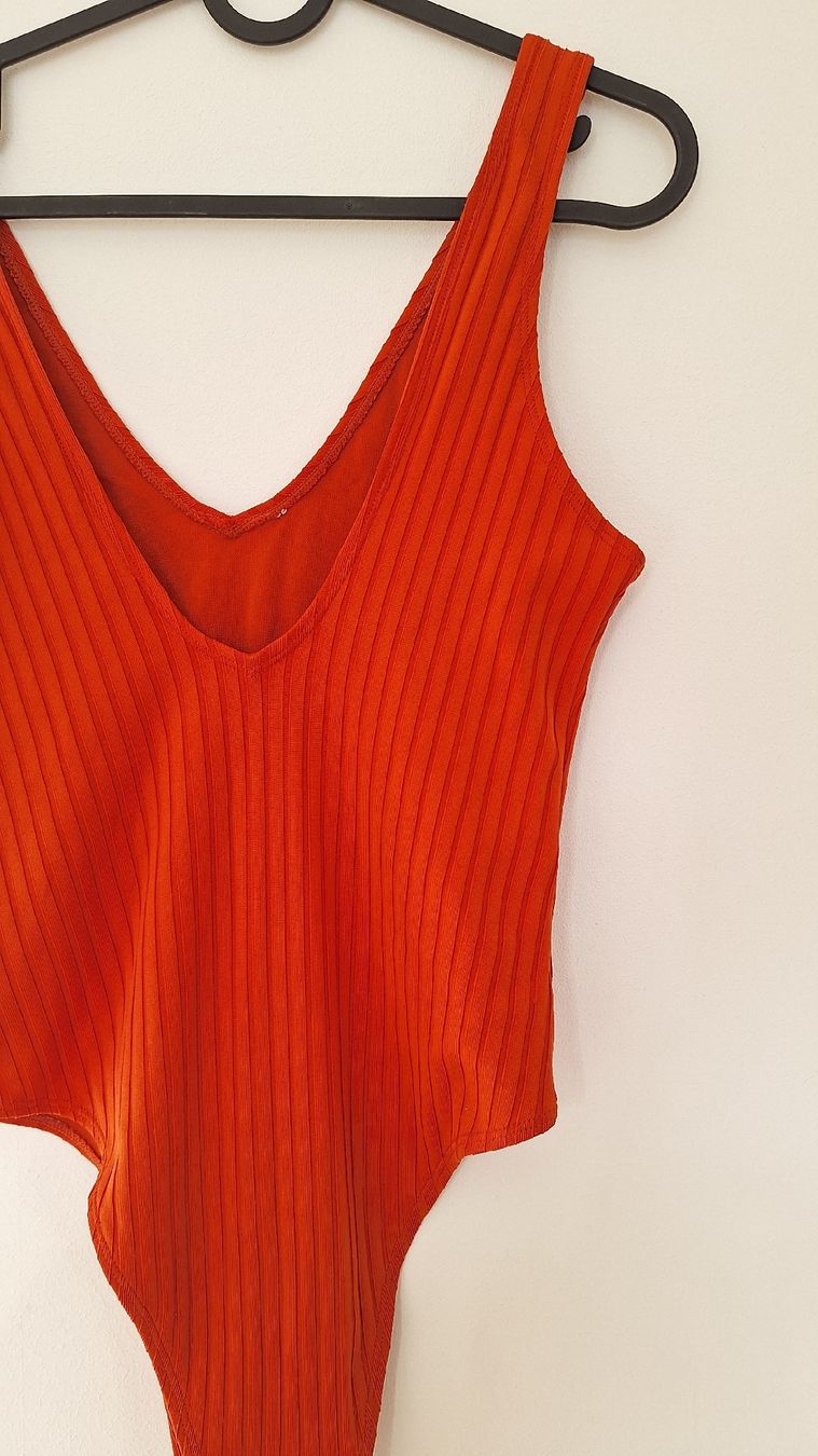 Costumi da bagno & Bikini: Badeanzug gerippt rostorange, V-Ausschnitt, Gr.M – Usato da Winterthur venduto da shishibelle 5
