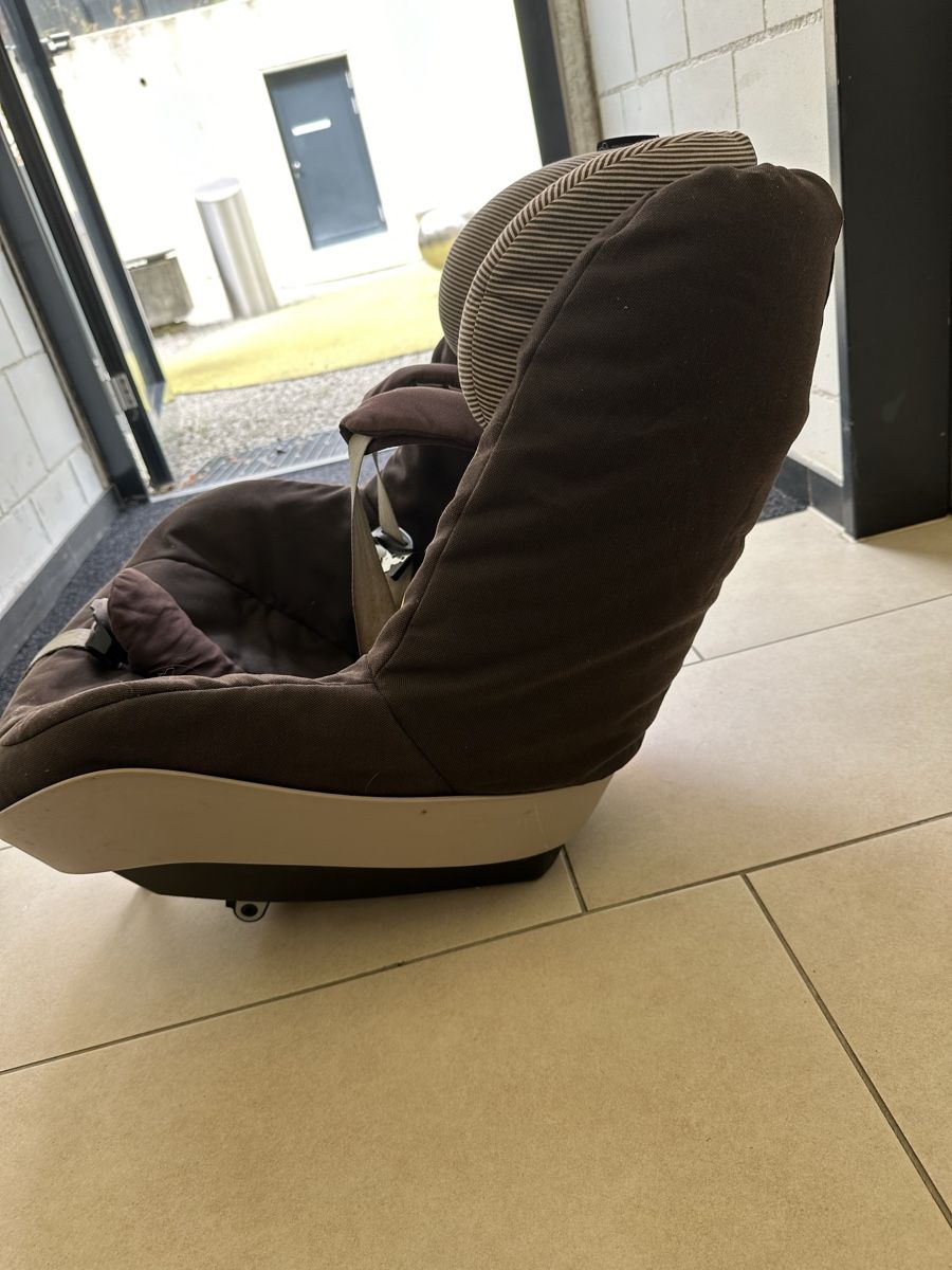 Maxi-Cosi Seggiolini per auto: Maxi cosi 2 way Pearl + noch einer Sitzbezug – Usato da Dietikon venduto da mike.thorton 1