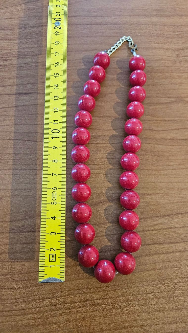 Catenine: Collana con perle rosse smaltate – Usato da Melano venduto da H-Sara 1