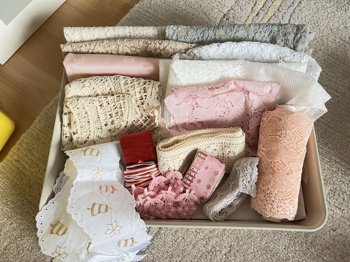 Tessuti: Spitzenbänder Spitzen Stoff Vintagedeko Shabbydeko Bänder – Usato da Frauenfeld venduto da Babytimmy 1