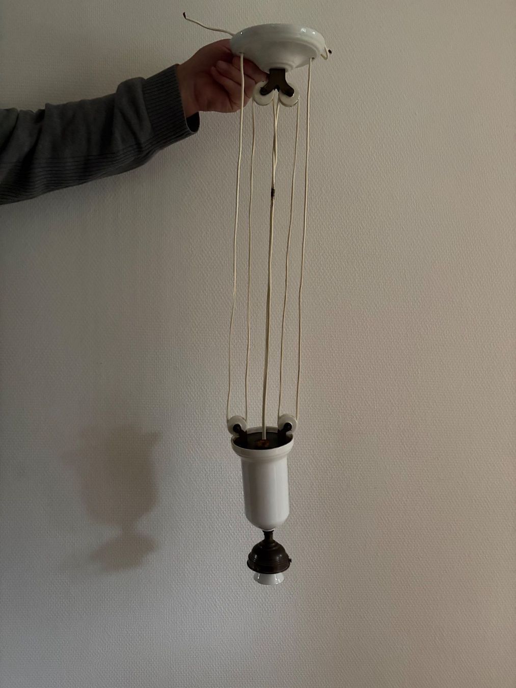 Lampade: Antike Lampe mit Gegengewicht – Usato da St.Gallen venduto da Boergie 6