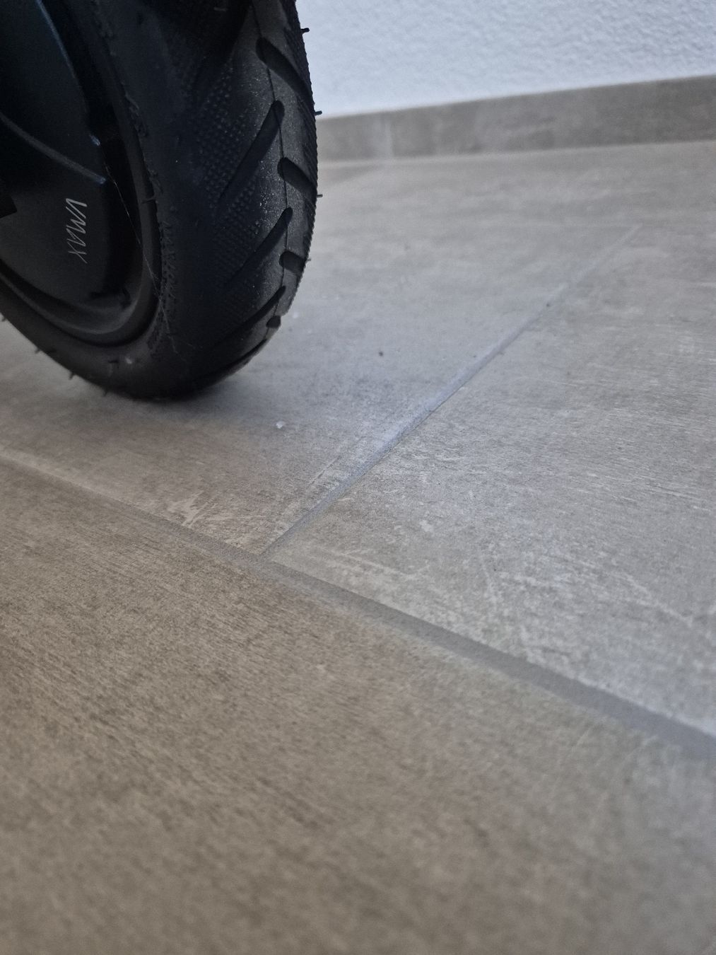 Scooter: VMAX VX5  E-Scooter - Black - Perfect for summer fun! – Usato da Zürich venduto da Marco_Modulo1 2