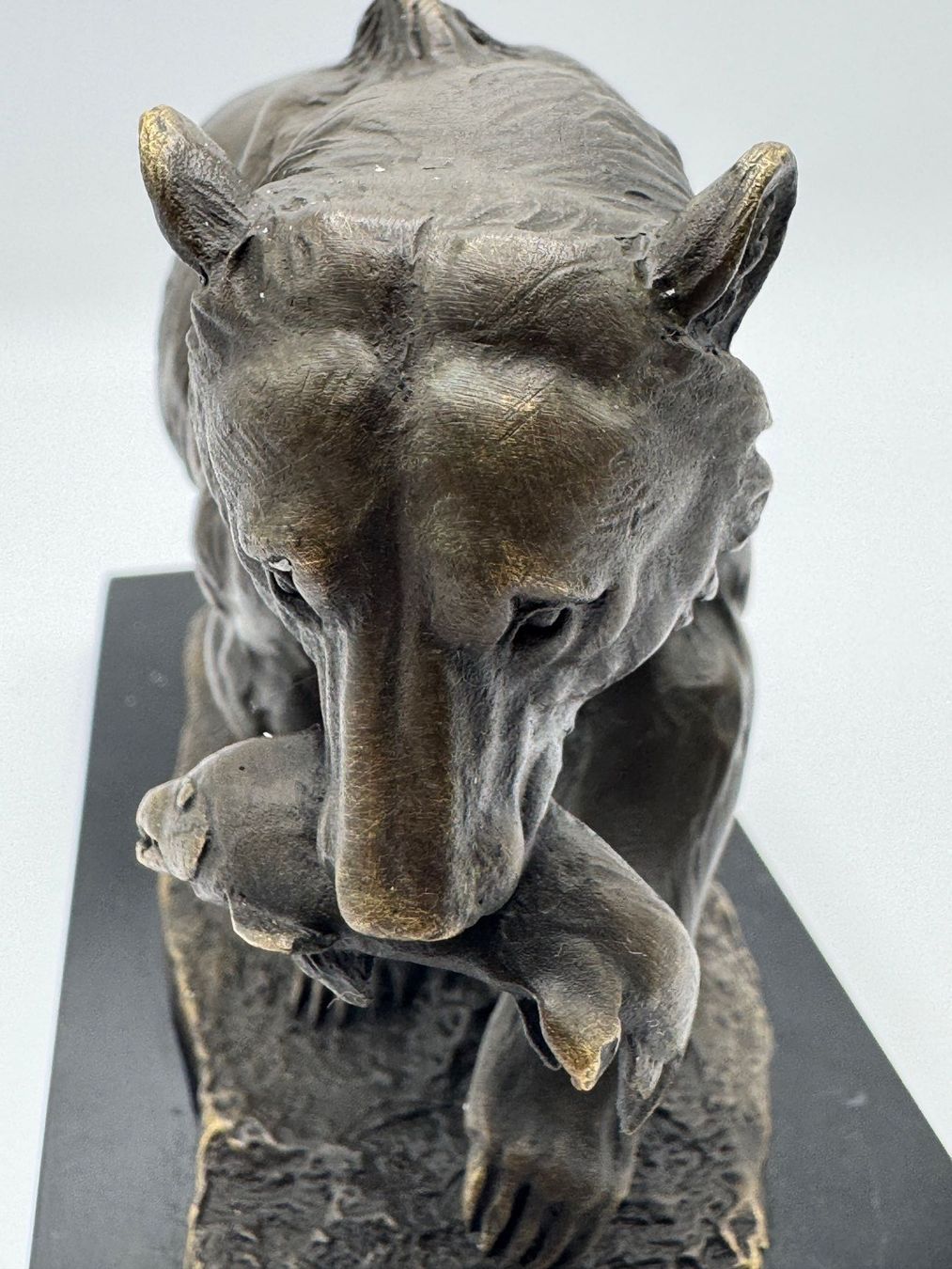 Sculture & Statue: Bronze Bär mit Fisch Skulptur – Usato da Sachseln venduto da BONATI01 1