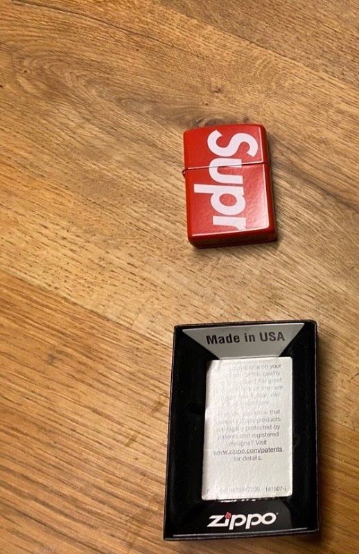 Zippo Accendini: ZIPPO SUPREME RED -  ULTRARAR – Nuovo e nell'imballaggio originale da Meierskappel venduto da Tarmogoyf