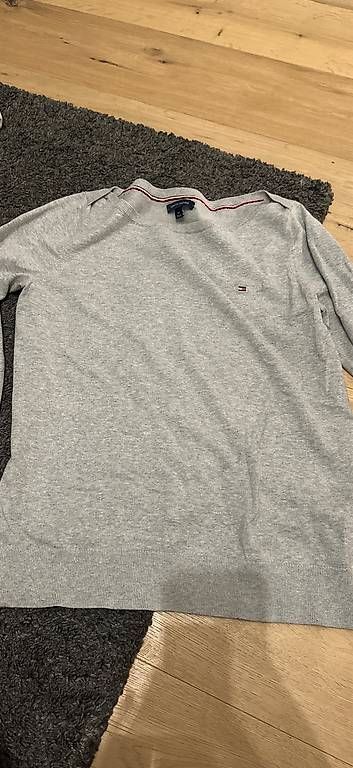 Pullover & Sweatshirts: Tommy Hilfiger – Gebraucht aus Bubikon von bue_t8nz