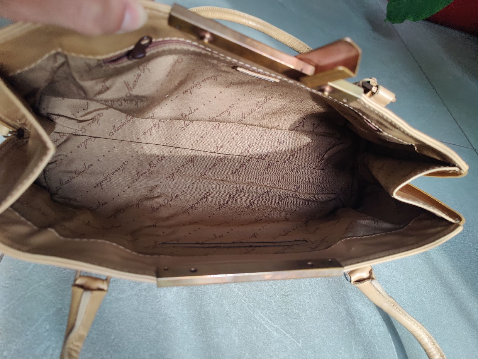 Taschen für Damen: Vintage Tan Leather Structured Shoulder Bag – Gebraucht aus La Tour-de-Peilz von dAutrefois 6
