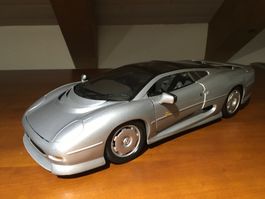 Jaguar XJ220 — 1/12
