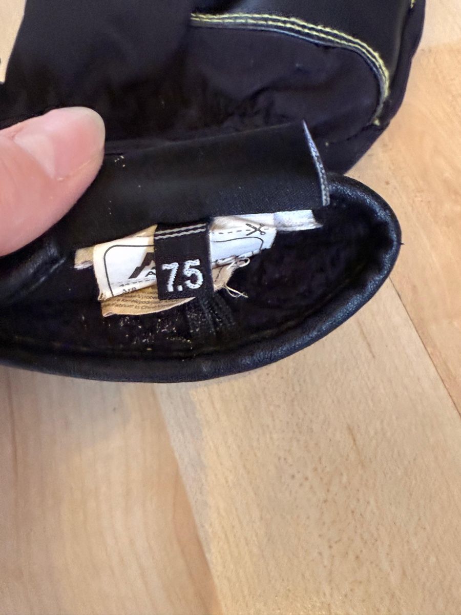 Guanti & manicotti: Albright Winterhandschuhe, Gr. 7.5 – Usato da Wegenstetten venduto da Jovir 1