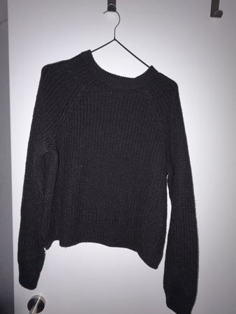 Schwarzer Strickpullover, Grösse S
