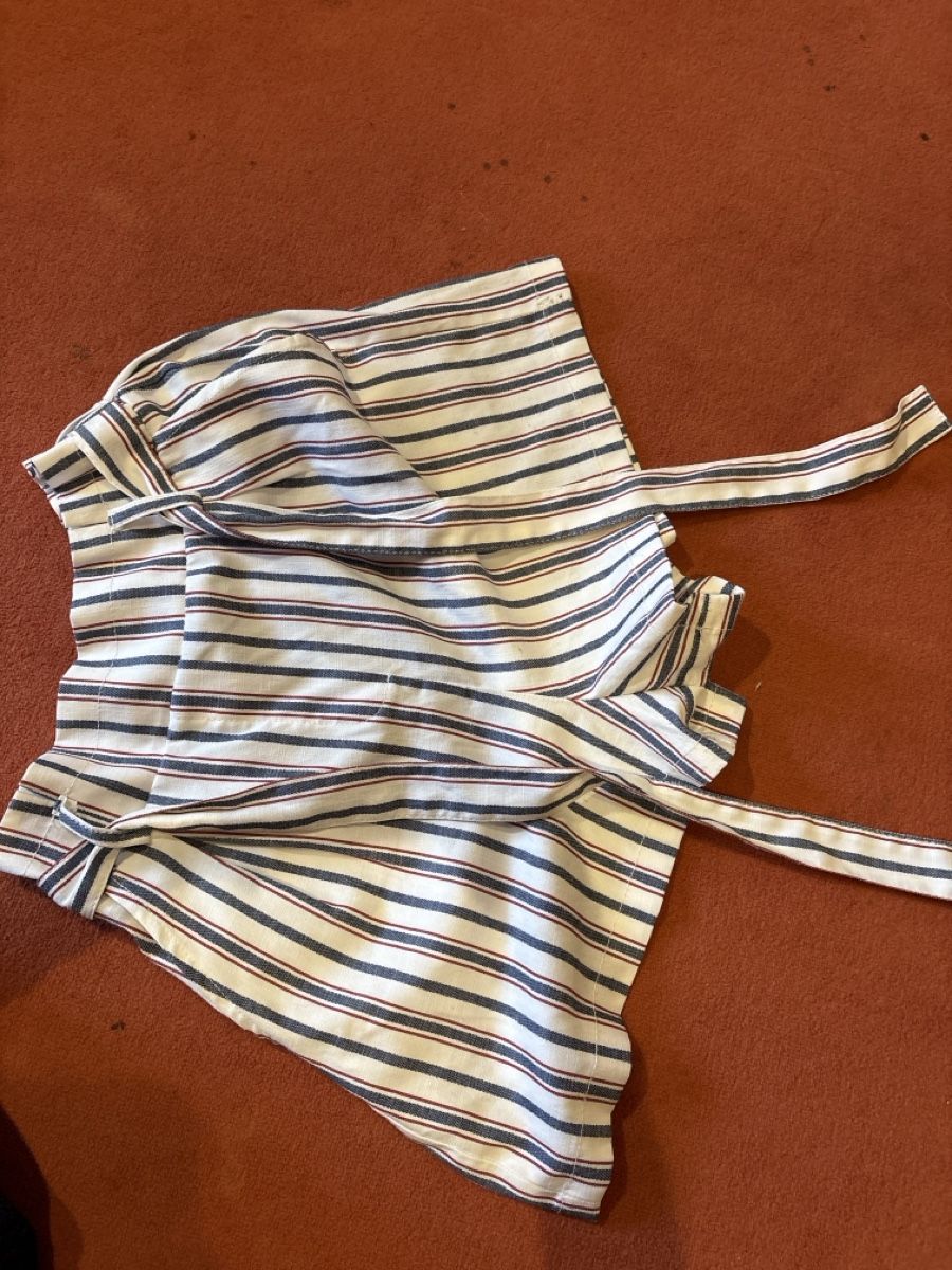 Bershka Pantaloni: Gestreifte Shorts – Usato da Affoltern am Albis venduto da tam_5vn5 1