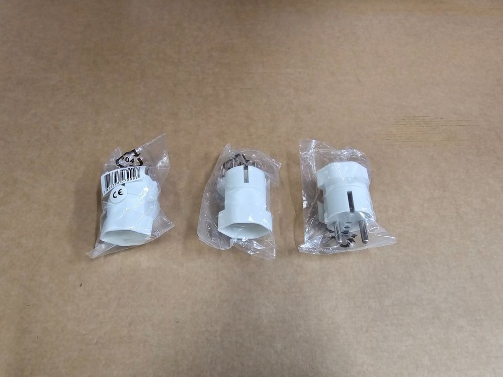 Spine: 3x neue CH-D Stromstecker in weiss ab 1.- – Nuovo e nell'imballaggio originale da KRINAU venduto da Mio_Liqstyle