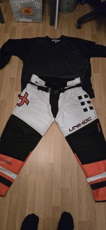 Unihockey Torwart T-Shirt und Hosen