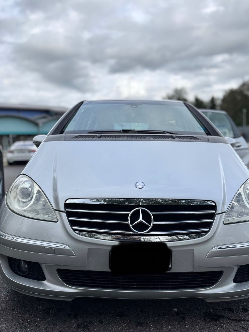 Mercedes-Benz Automobili: Benz A180 – Usato da Luzern venduto da family-pavlenko