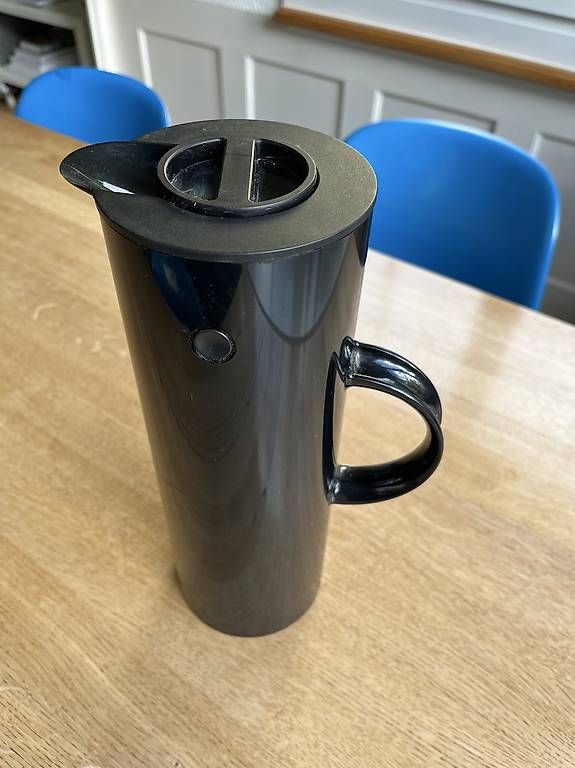 Stelton Teiere: Stelton Thermoskanne schwarz – Usato da Schlieren venduto da kasuemir 1