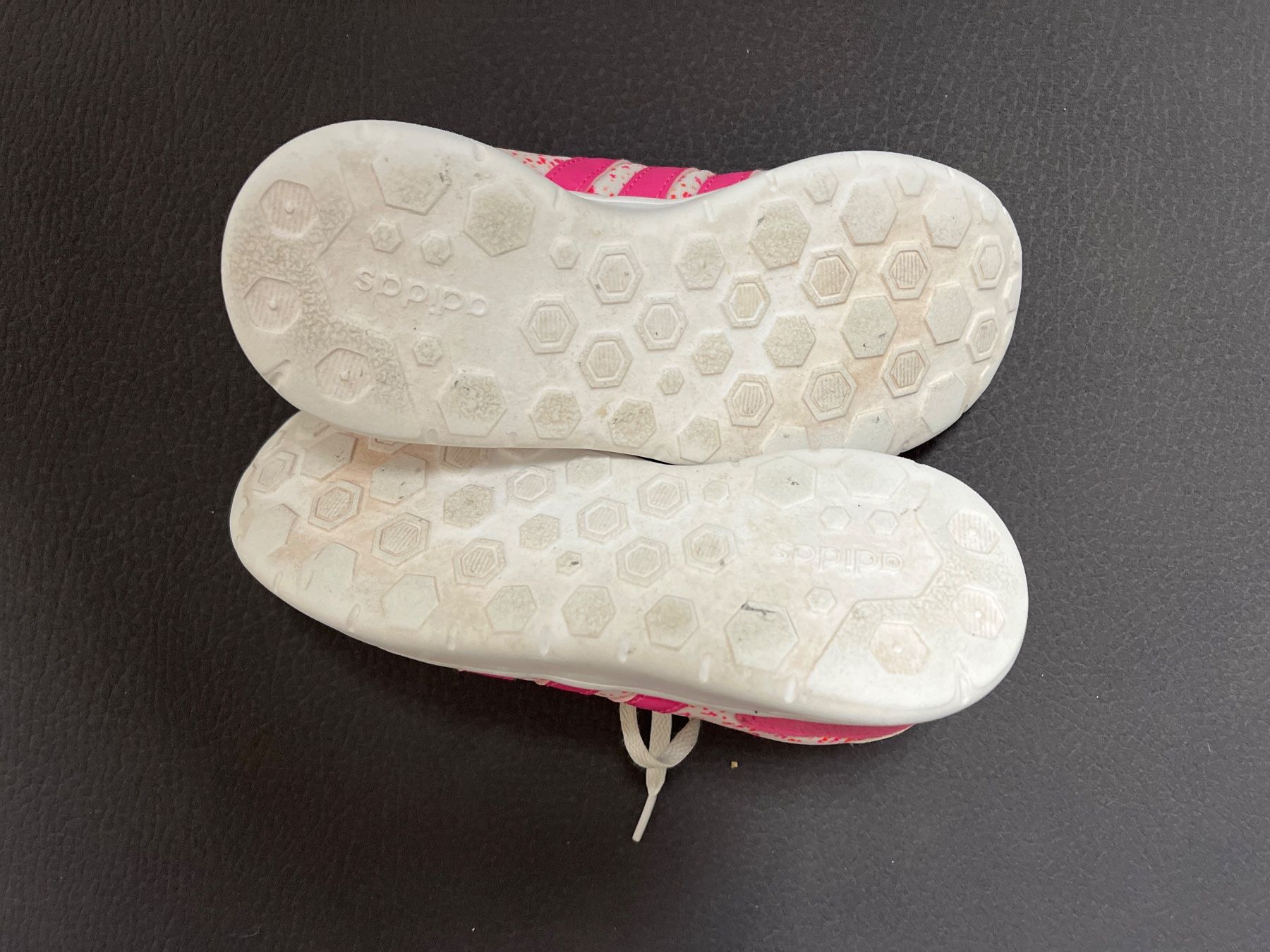 Adidas Scarpe per ragazze: Kinder Hallenturnschuhe adidas – Usato da Oberuzwil venduto da Coolan 1