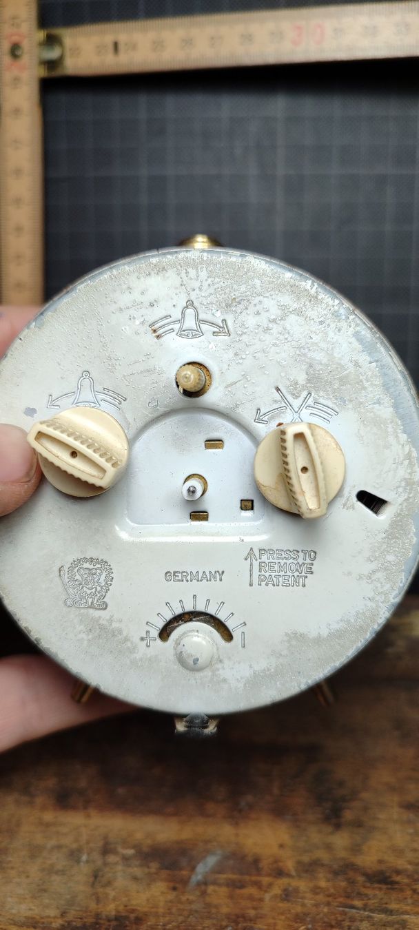 Wecker: Wunderschöner alter Wecker Nr 31 Jerger Made in Germany – Gebraucht aus Gelterkinden von MYSTOREFORYOU4460 4