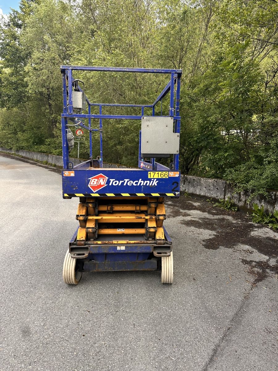 Piattaforme elevatrici & Crick: Hebebühne, Arbeitsbühne – Usato da lyssach venduto da brax2019 3