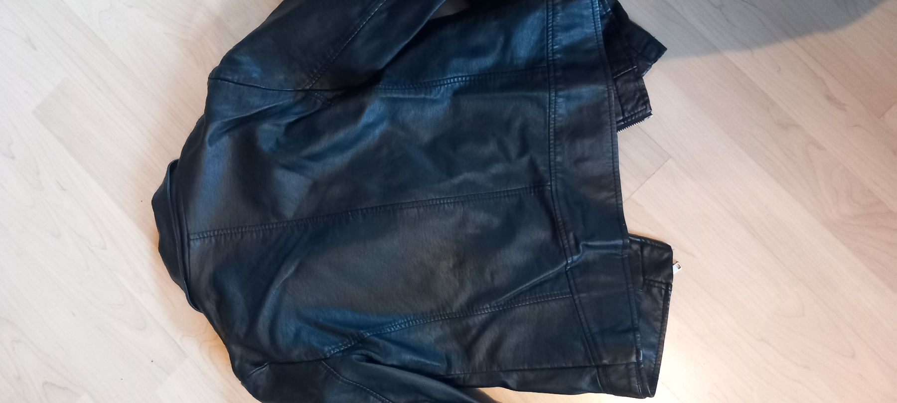 Primark Giacche: Schwarze Kunstlederjacke von Primark, Grösse 34 – Usato da Rebstein venduto da bestforyou 2