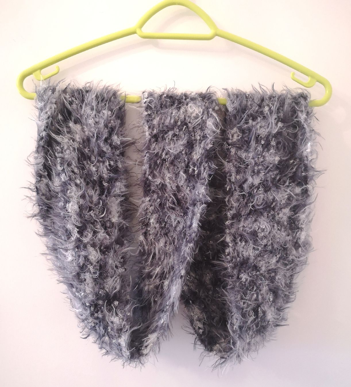 Foulard & Sciarpe: silber-grauer Schal - Spendenaktion – Nuovo (secondo la descrizione) da Unterkulm venduto da Beljasch 4