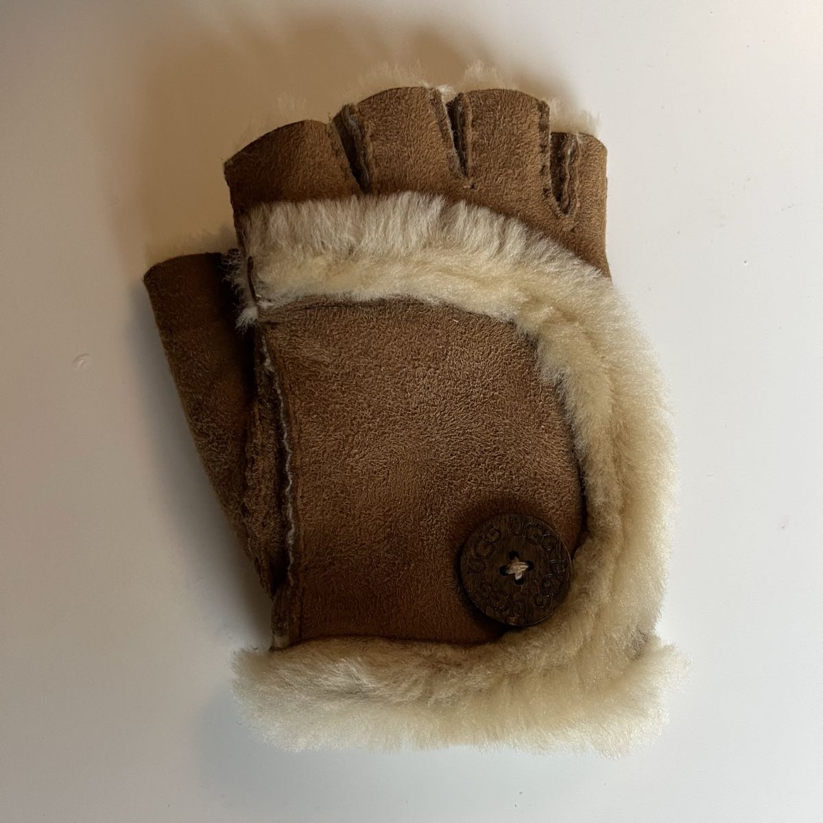 Ugg Handschuhe & Handstulpen: Ugg Handschuhe – Neu (gemäss Beschreibung) aus Spiez von sophiiiiemariie4 1