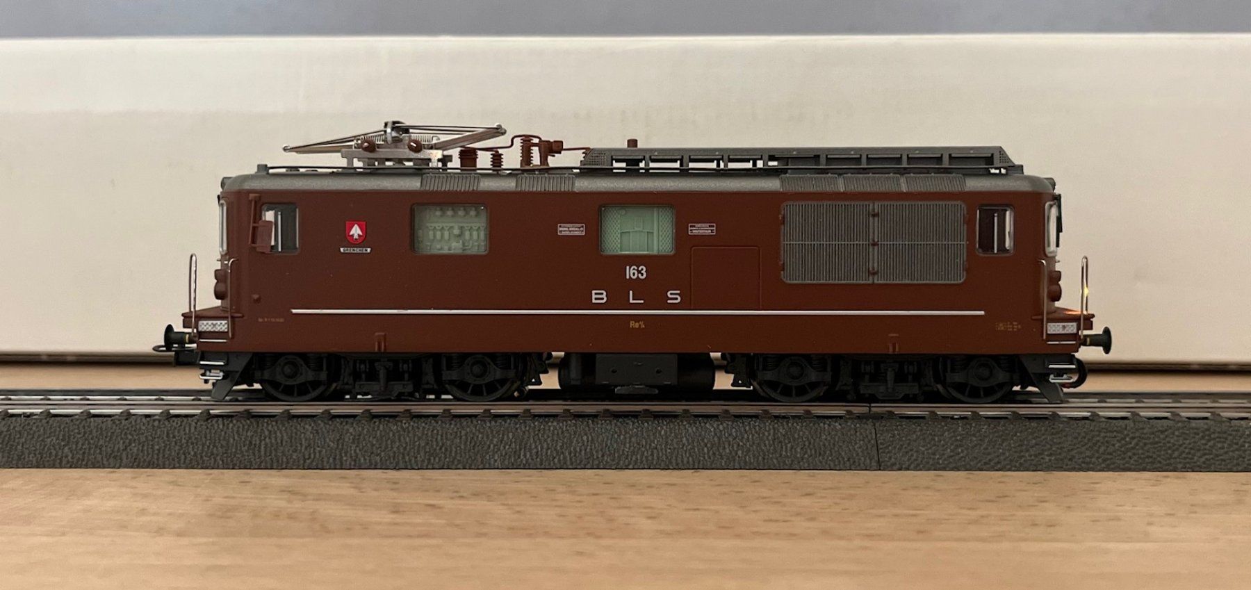 Rivarossi Modelleisenbahnen: BLS Re 4/4 Rivarossi - AC digital – Gebraucht aus Winterthur von dond1 3