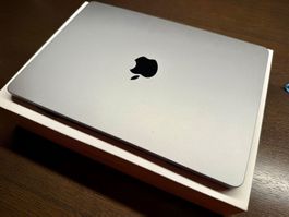 Apple MacBook Air M2 13 Zoll mit 512GB SSD