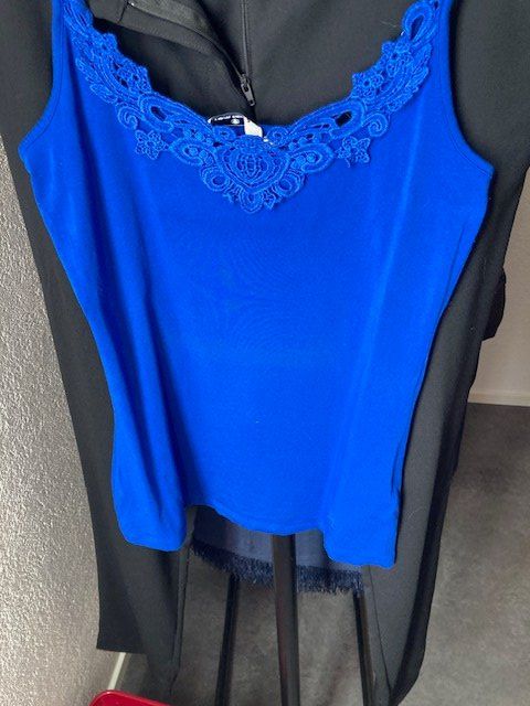 Tom Tailor Top: blitzblaues Top Gr. 36 Tom Tailor aus Baumwolle – Usato da Untervaz venduto da AndreaC04